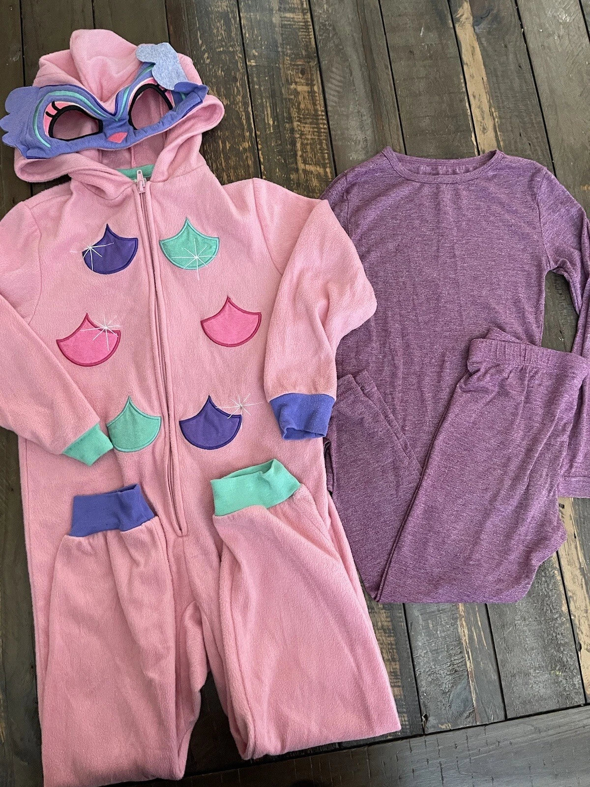 Girls Size 4-5 Pajama Set. Hoodie Zip Up PJs And 32 Heat Set A