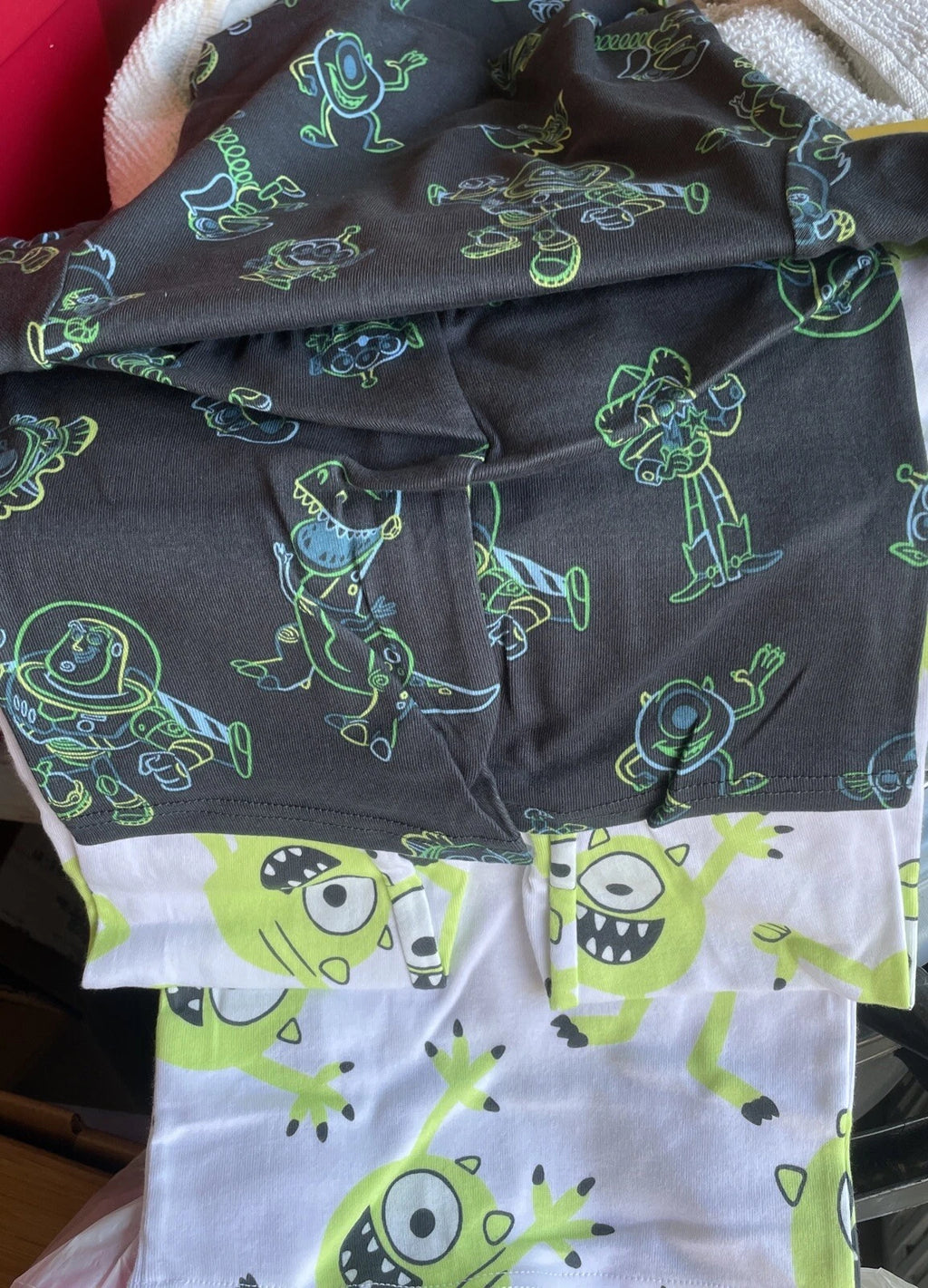 PIXAR Character Kid’s 4-Piece Pajama Set Size 5 New