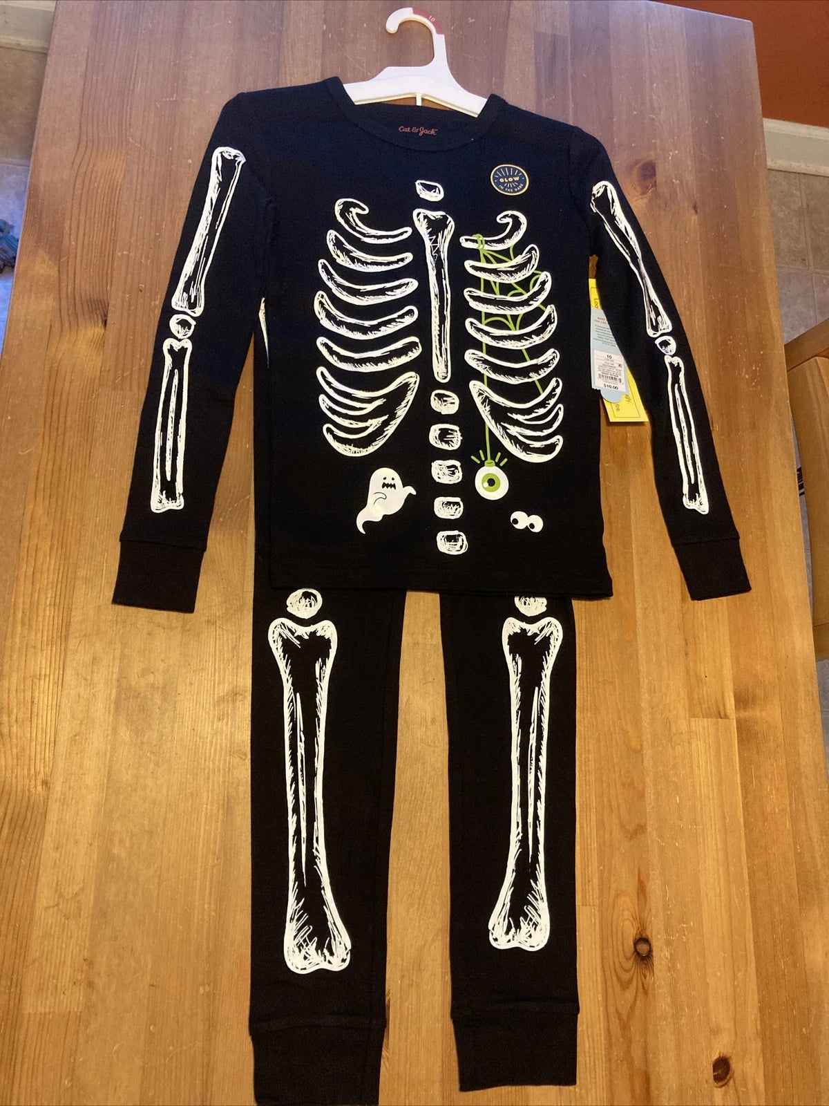 Halloween Skeleton Glow-In-The Dark Pajama Set. Kids Size 10