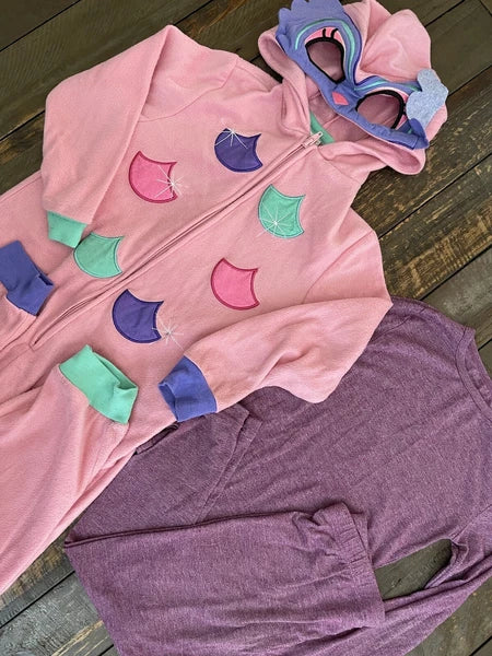 Girls Size 4-5 Pajama Set. Hoodie Zip Up PJs And 32 Heat Set A