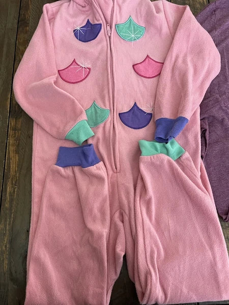 Girls Size 4-5 Pajama Set. Hoodie Zip Up PJs And 32 Heat Set A